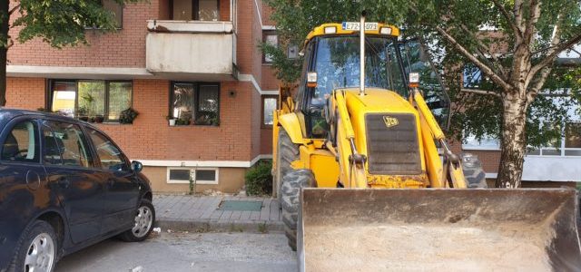 U toku radovi na sanacija kvara i zamjeni dotrajalih kanalizacionih cijevi u MZ Ilijaš Grad U toku radovi na sanacija kvara i zamjeni dotrajalih kanalizacionih cijevi u MZ Ilijaš Grad